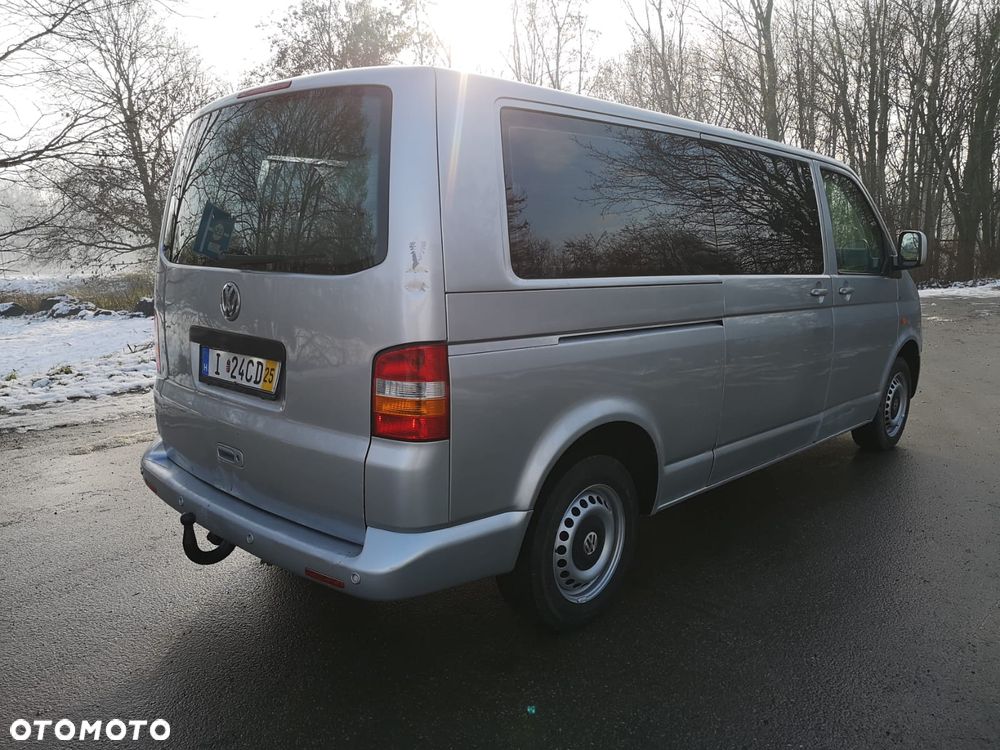 Volkswagen Caravelle - 2