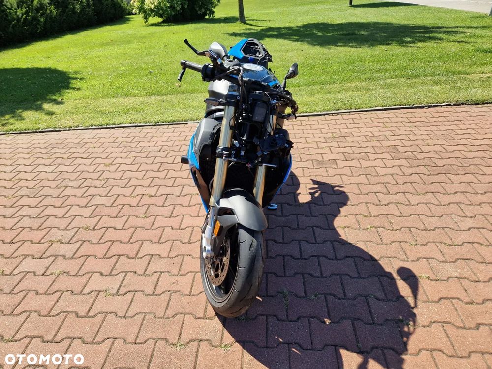 BMW S - 17