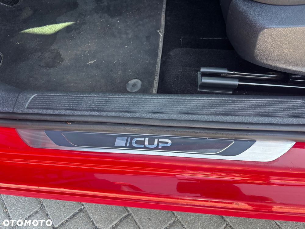Volkswagen Golf - 8