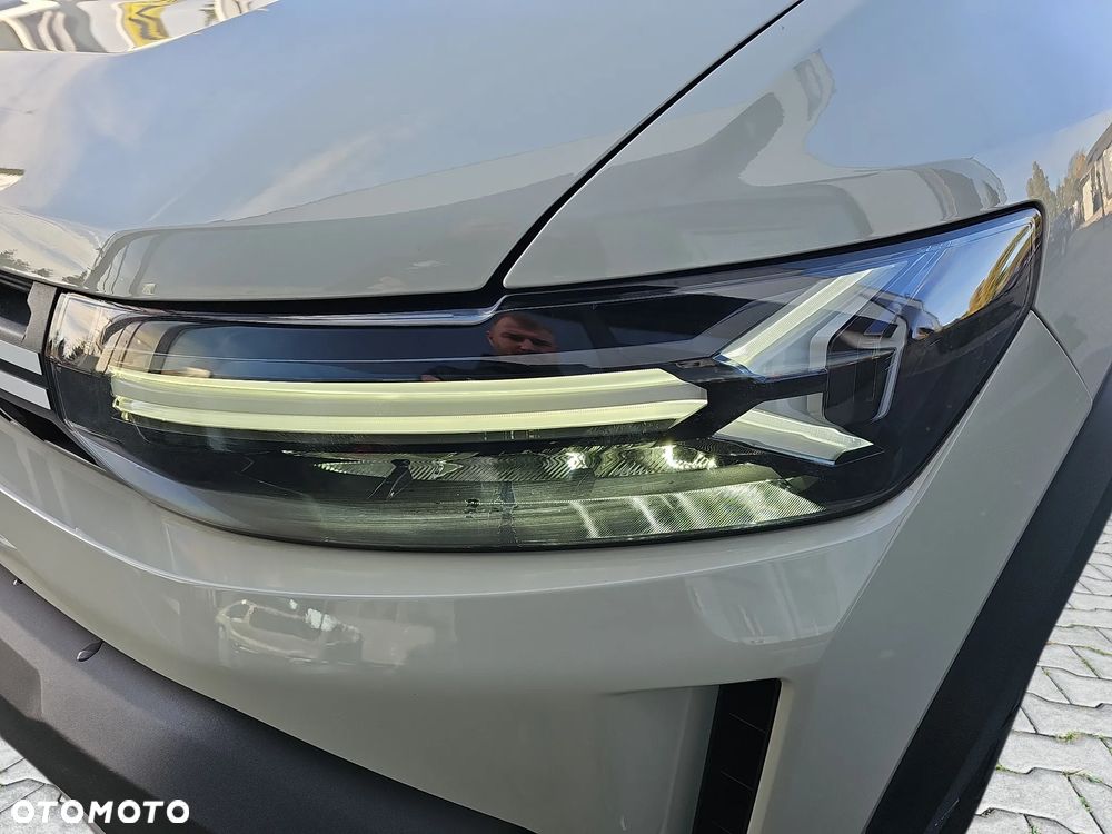 Dacia Duster 1.6 Full Hybrid 140 Journey MMT - 29