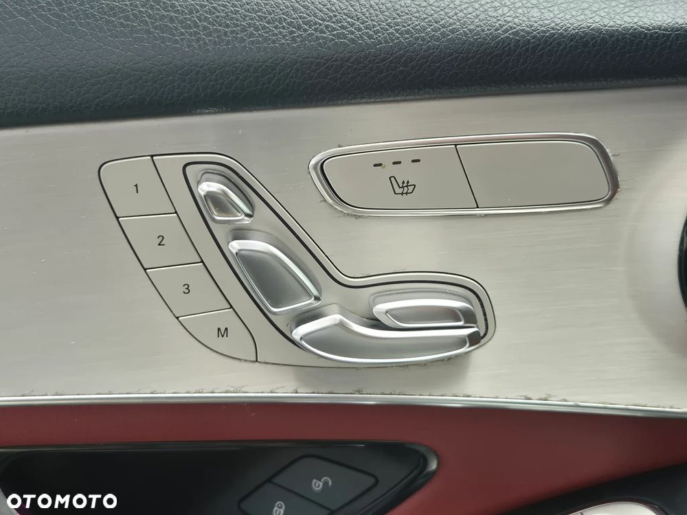 Mercedes-Benz GLC 300 4Matic 9G-TRONIC AMG Line Plus - 18