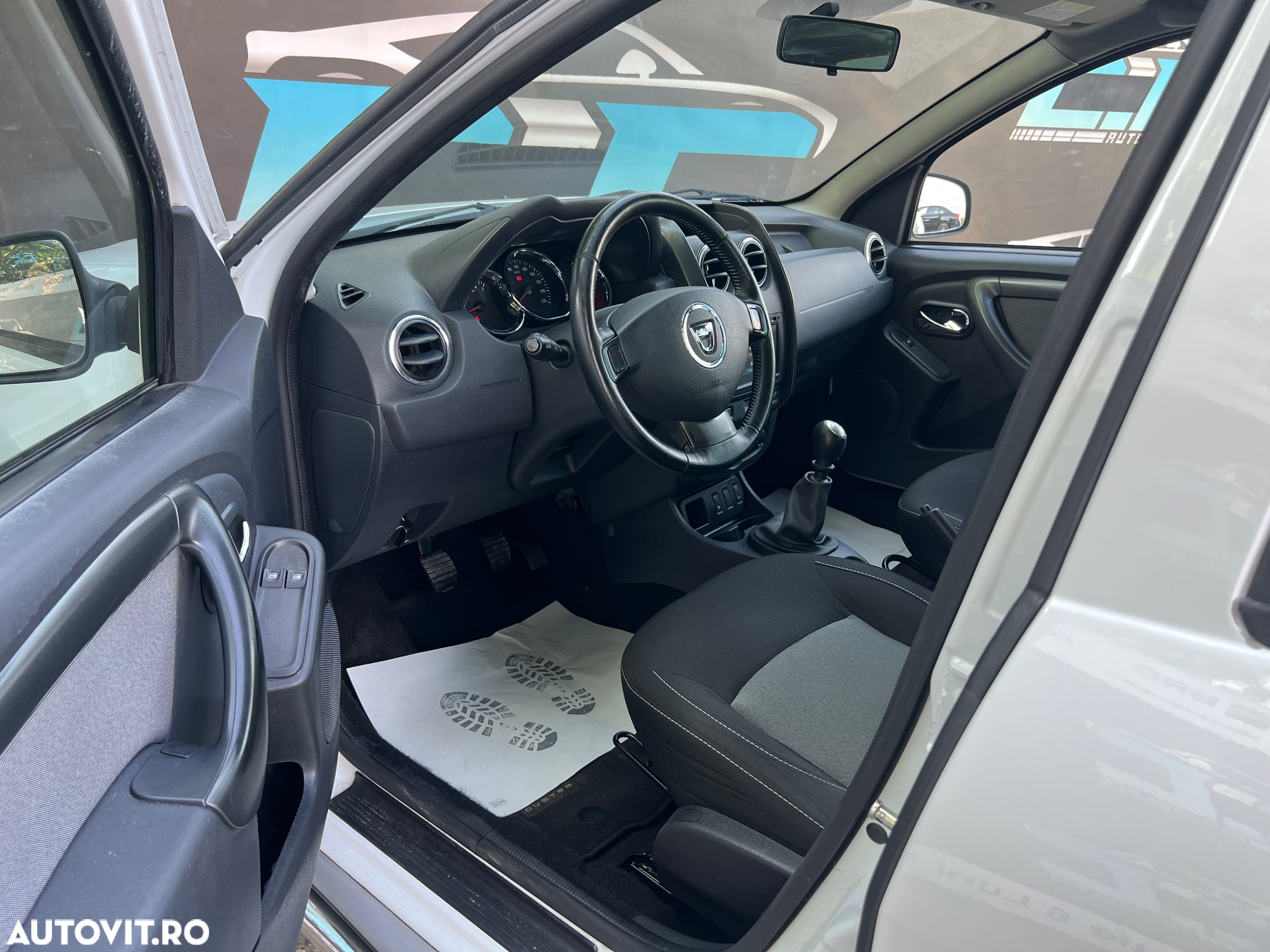 Dacia Duster 1.5 dCi 4x2 Ambiance - 11
