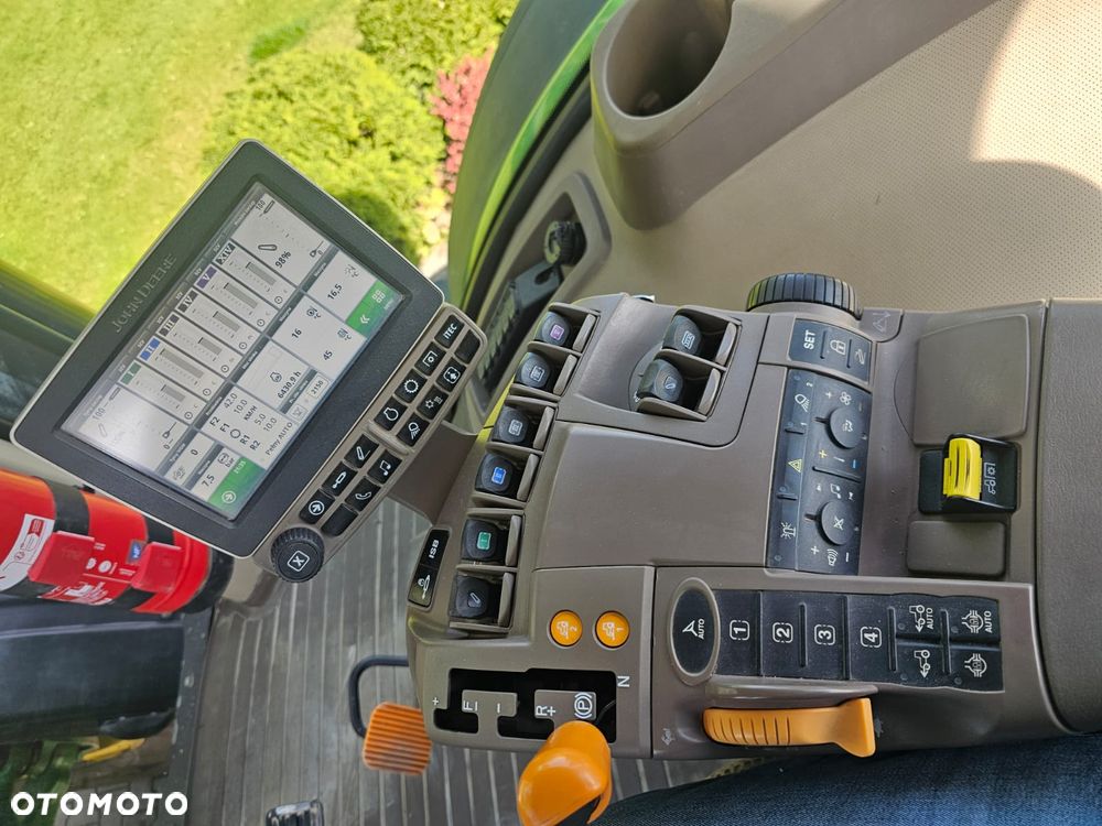 John Deere 8245R - 10