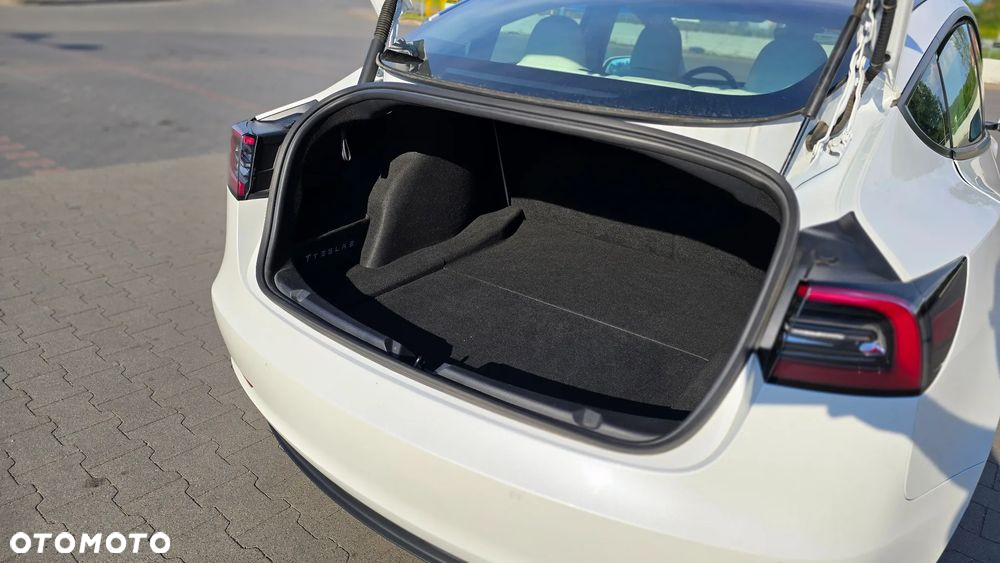 Tesla Model 3 Long Range AWD - 9