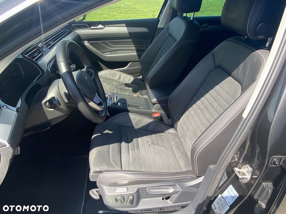Volkswagen Passat - 12