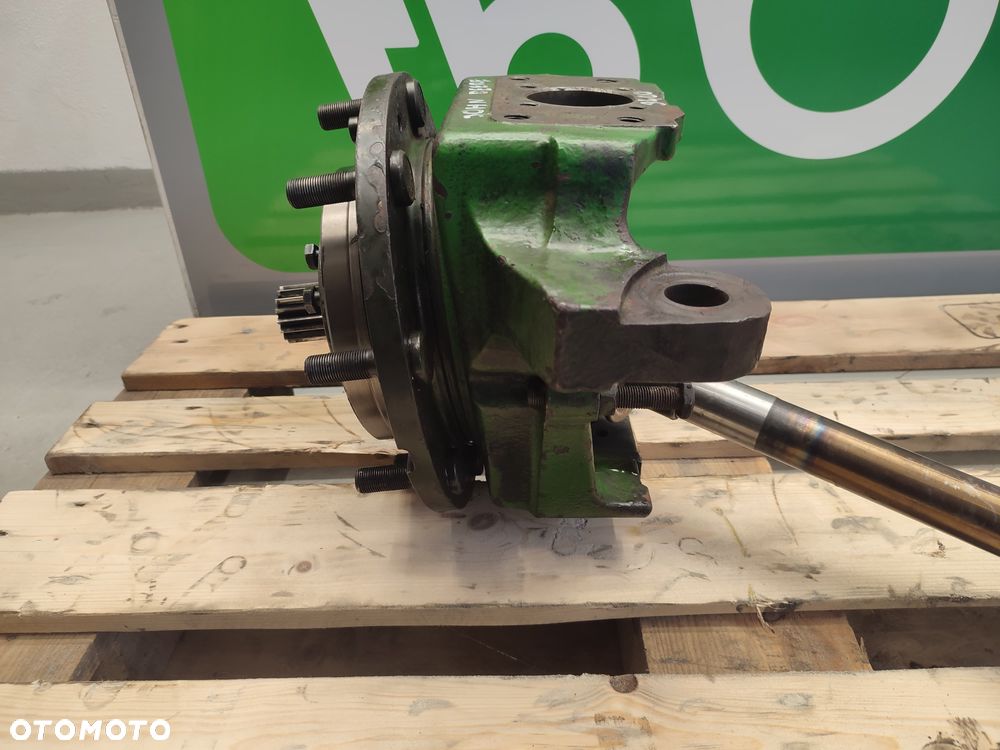 Zwrotnica John Deere 6810 - 8