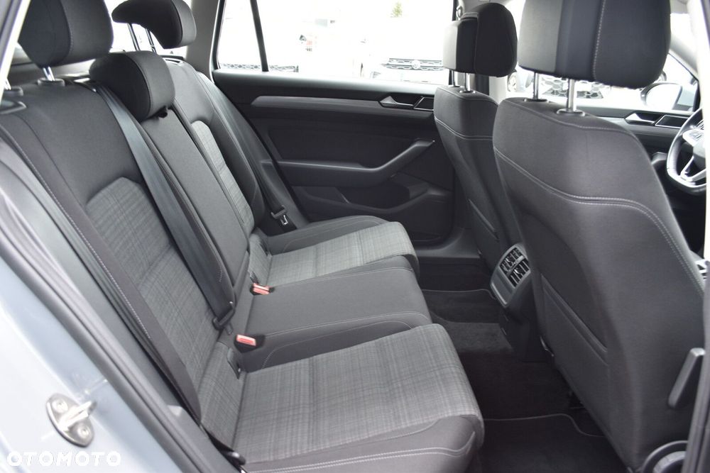 Volkswagen Passat 2.0 TSI Business DSG - 33