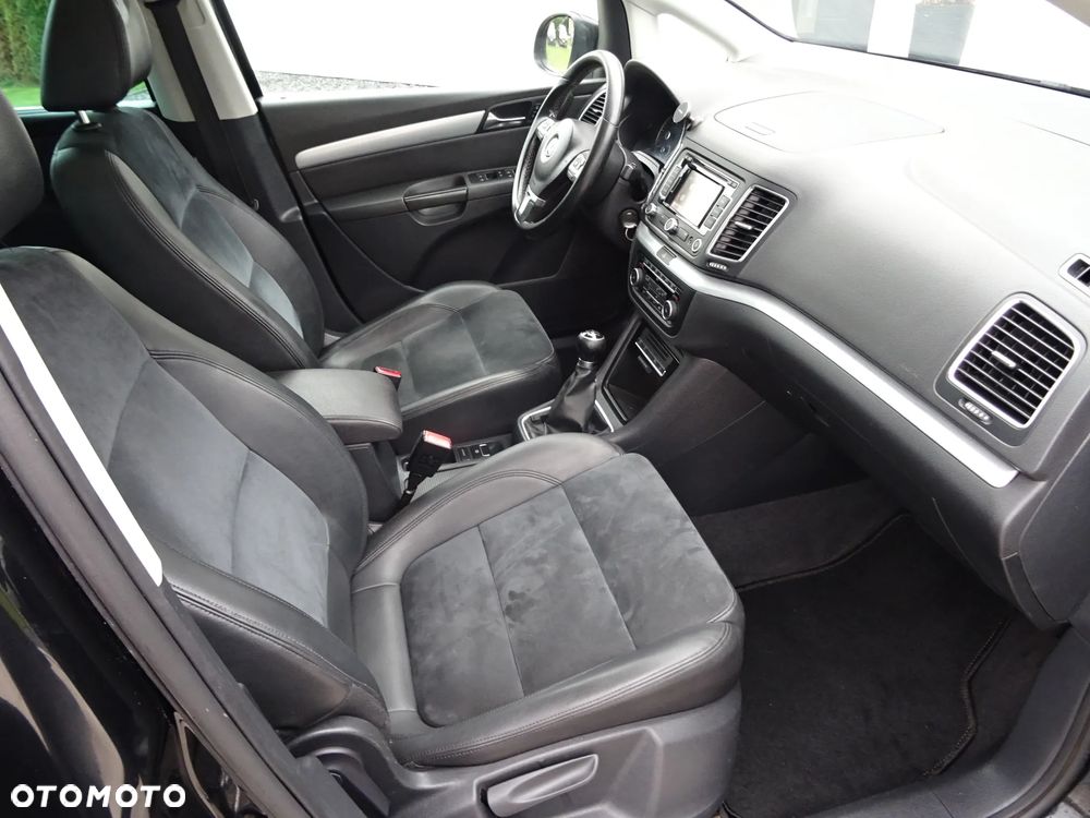 Volkswagen Sharan 2.0 TDI Blue Motion Highline - 32