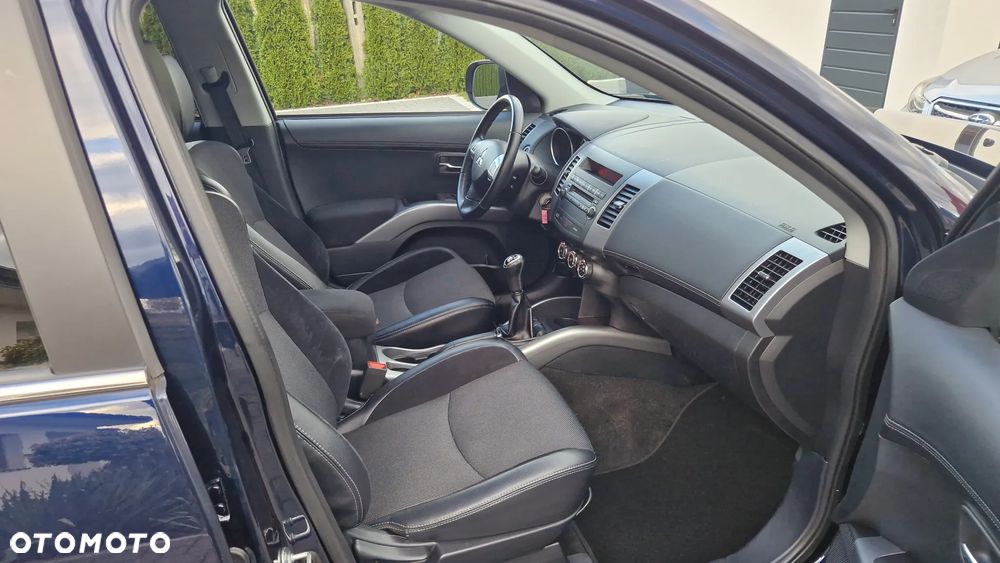 Mitsubishi Outlander 2.0 Intense 2WD - 8