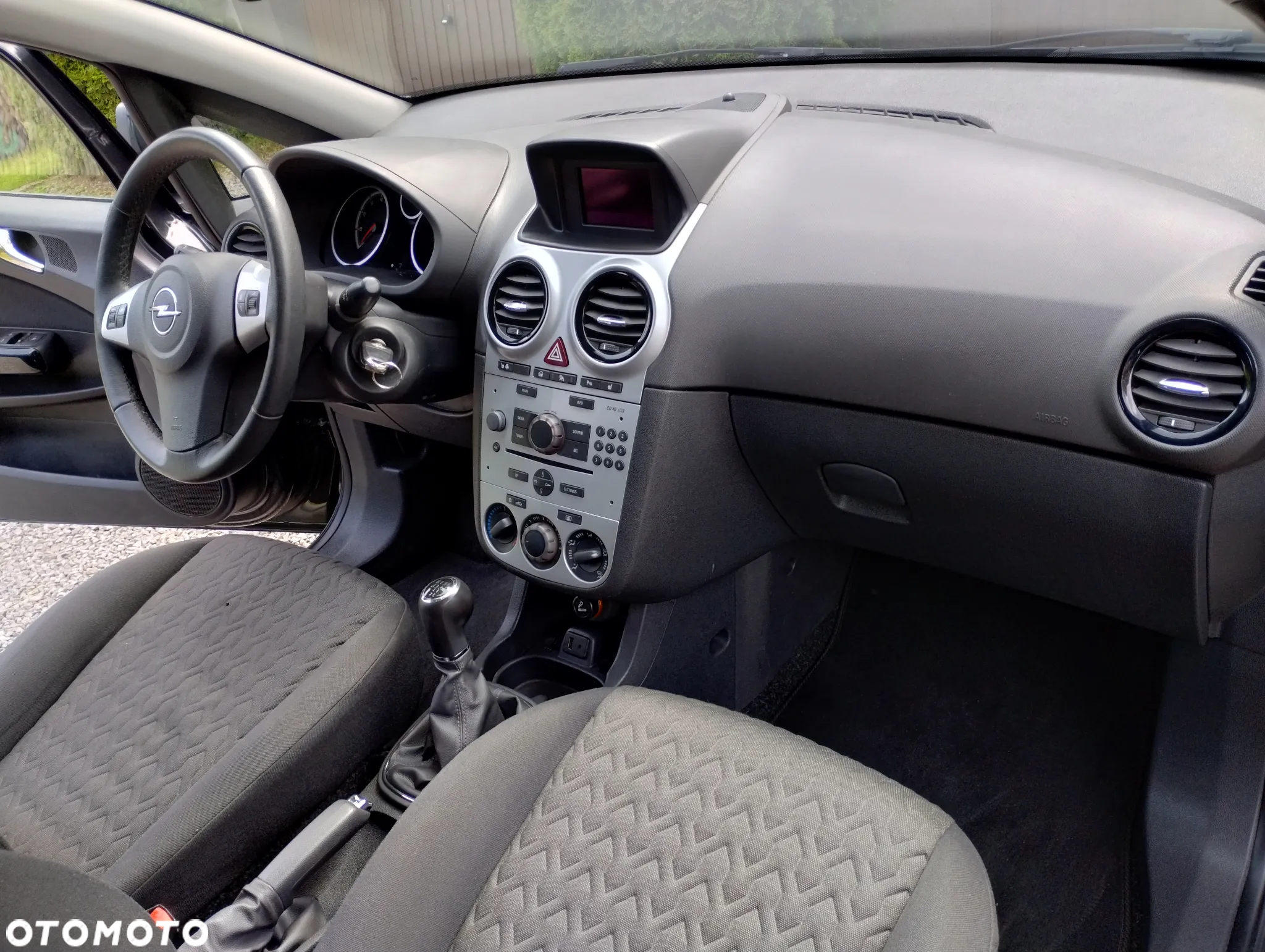 Opel Corsa 1.4 16V Active - 36