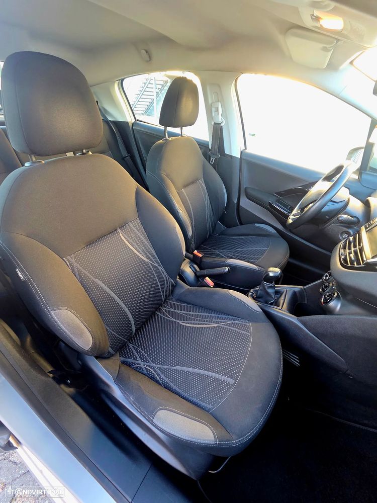 Peugeot 208 1.4 HDi Allure - 14