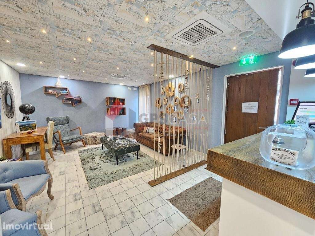 Hostel à Venda no Centro da Praia da Vitória! - Grande imagem: 3/47