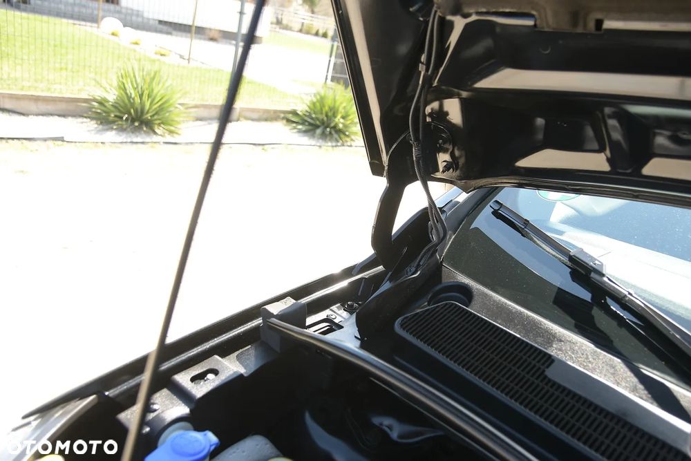 Ford Kuga 2.0 TDCi 2x4 Titanium - 38