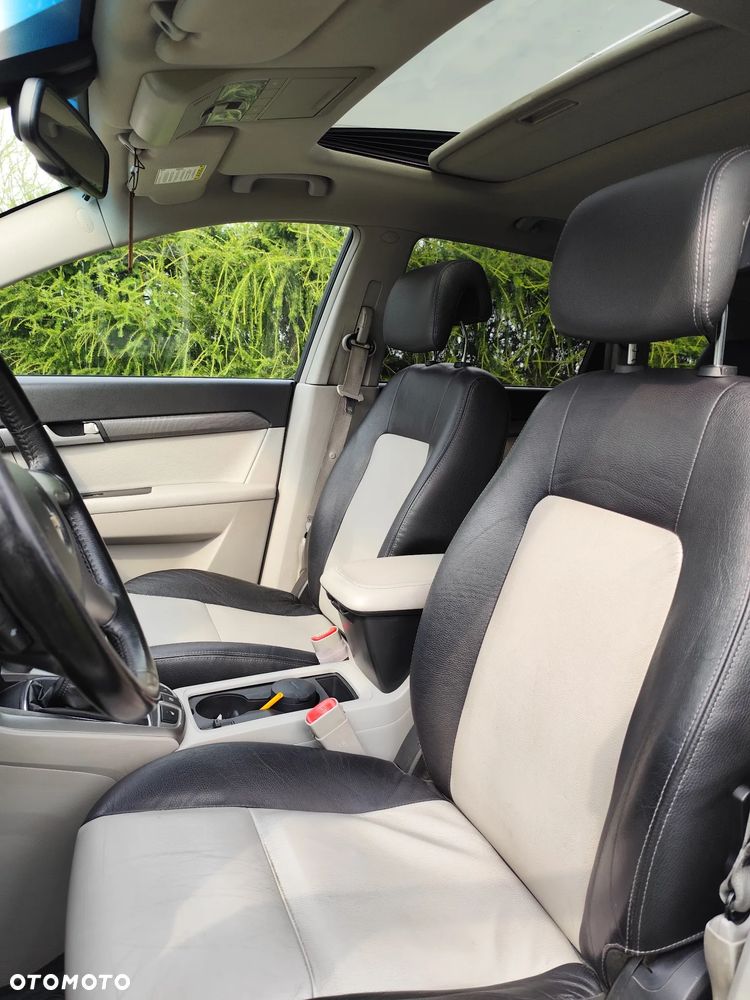 Chevrolet Captiva 2.2 D LTZ - 8