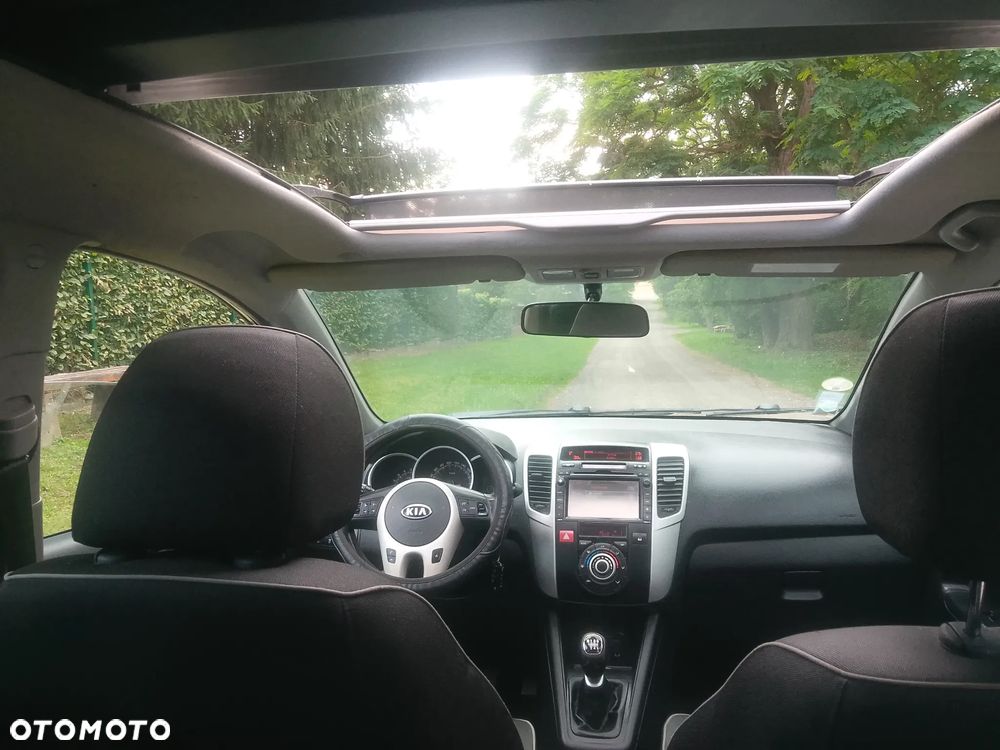 Kia Venga 1.6 CRDi 128 Dream Team Edition - 2