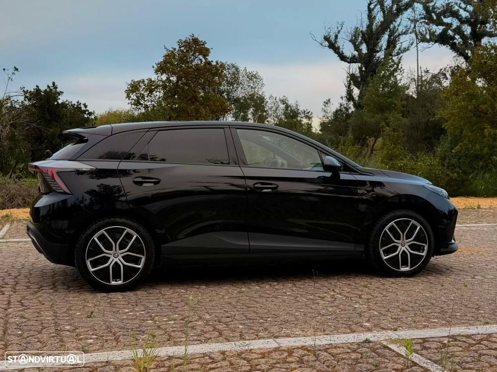 MG MG4 64 kWh Luxury - 23