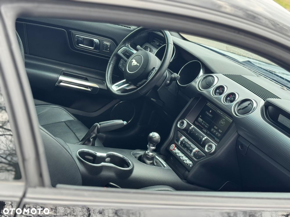 Ford Mustang 2.3 EcoBoost - 12