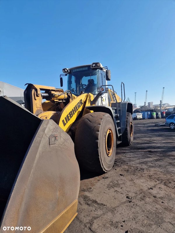 Liebherr L586 2plus2