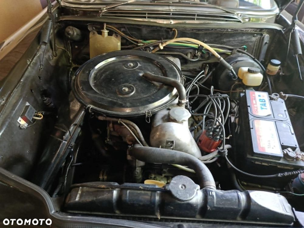 Mercedes-Benz W111 - 11