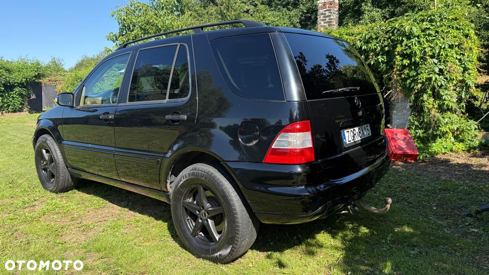 Mercedes-Benz ML - 10