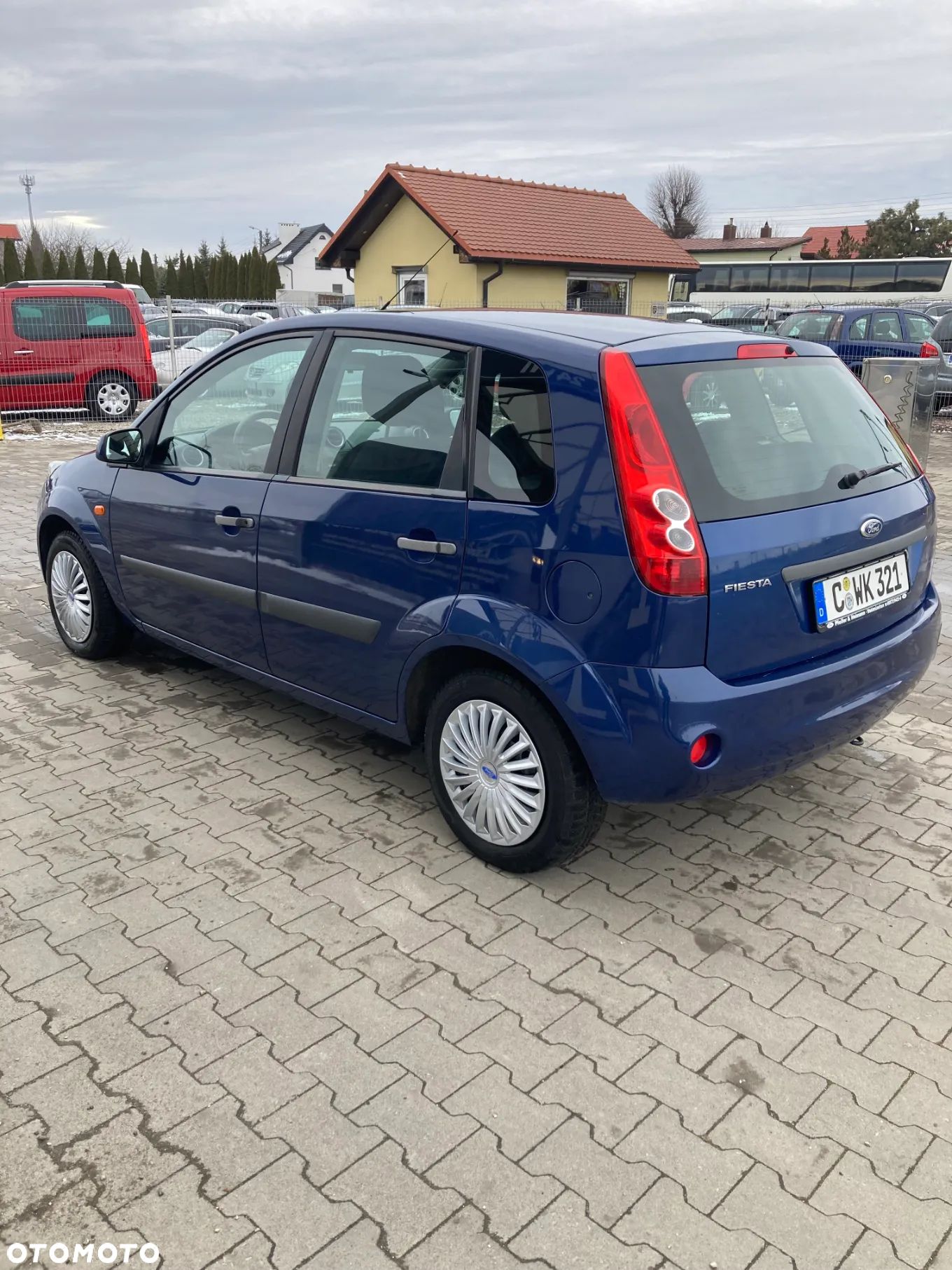 Ford Fiesta 1.4 Ambiente - 1