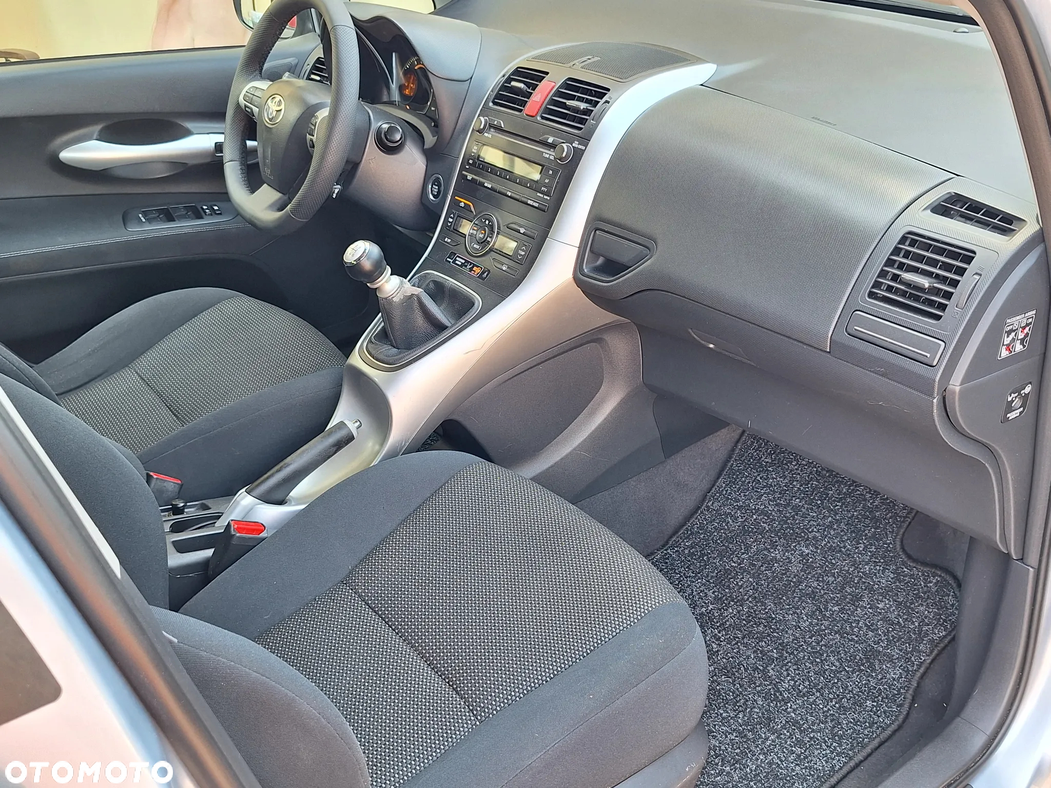 Toyota Auris 1.6 Life+ - 5