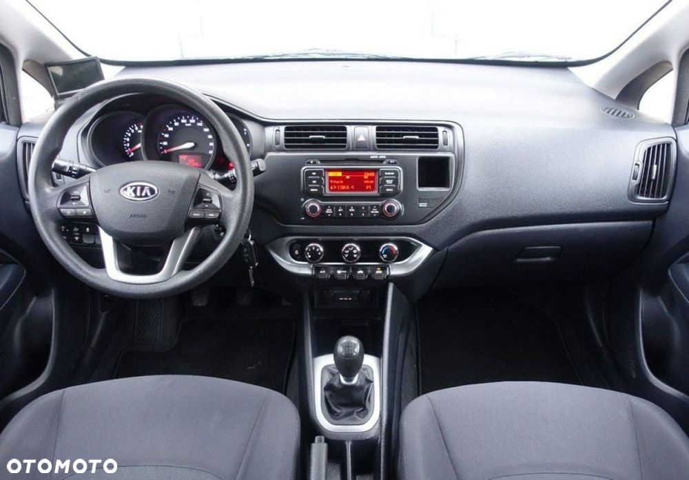Kia Rio - 14