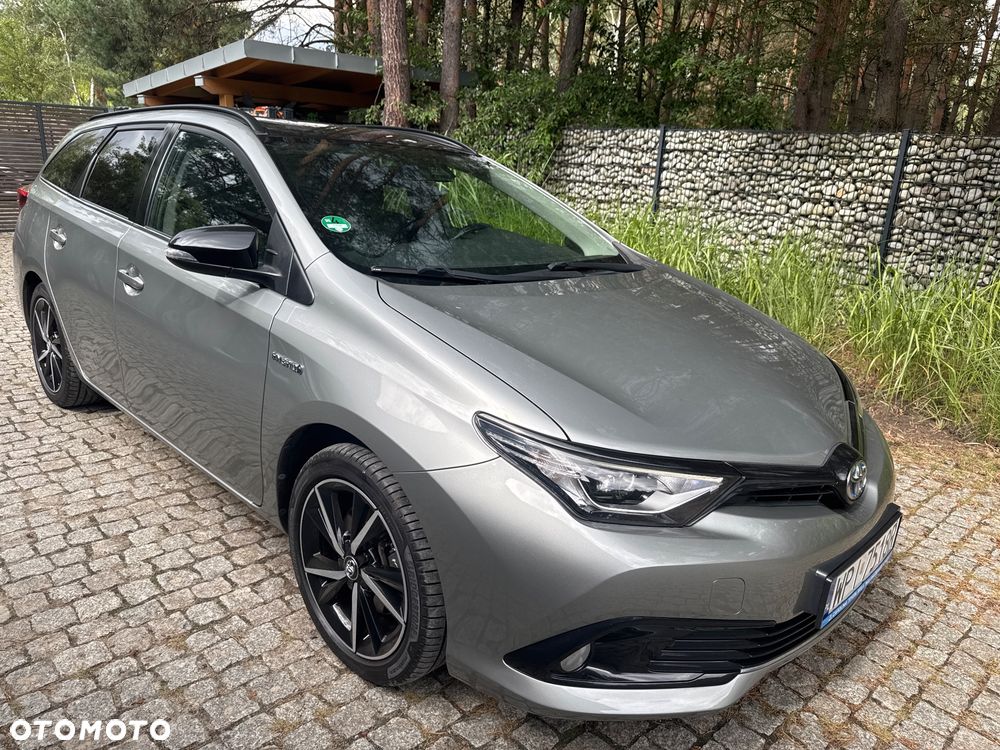 Toyota Auris Hybrid 135 Selection - 23