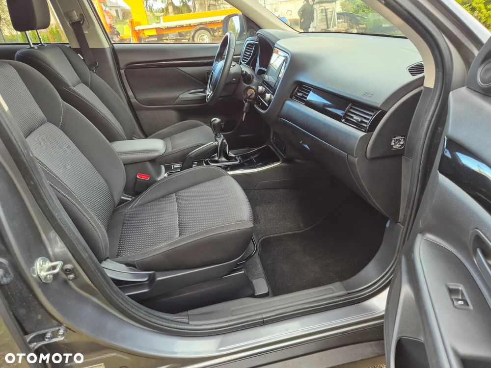 Mitsubishi Outlander 2.0 2WD - 21