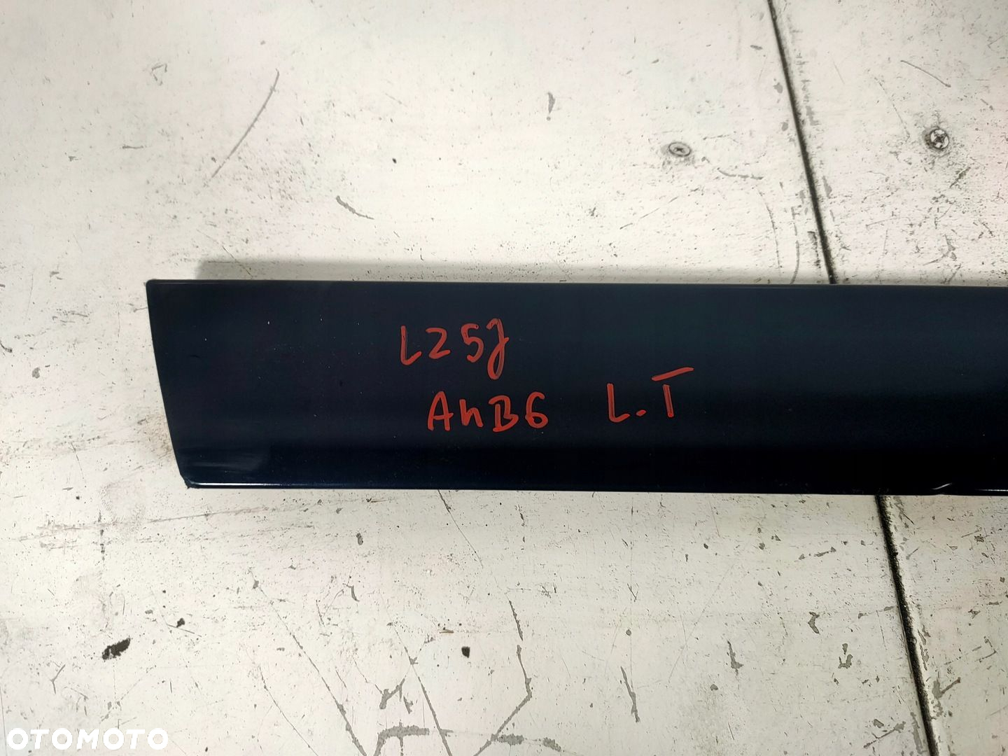 LISTWA DRZWI LEWY TYŁ LZ5J AUDI A4 B6 - 3