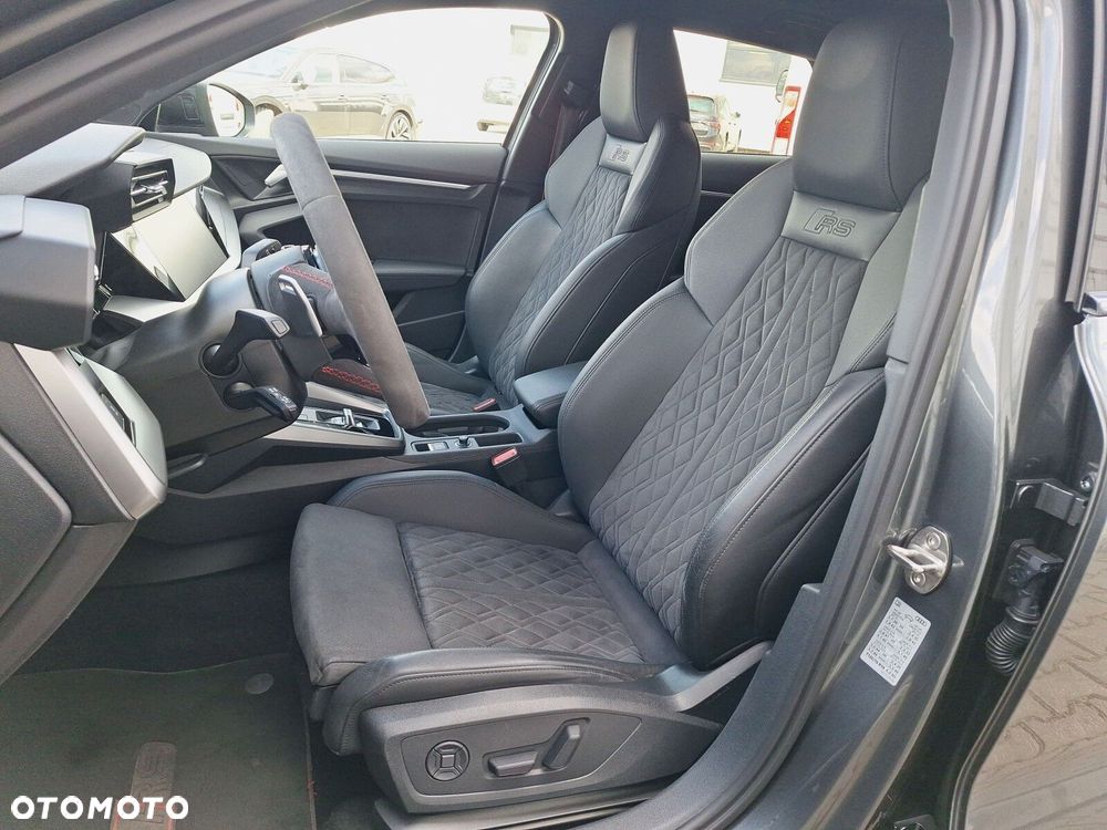 Audi RS3 Sportback TFSI Quattro S tronic - 16