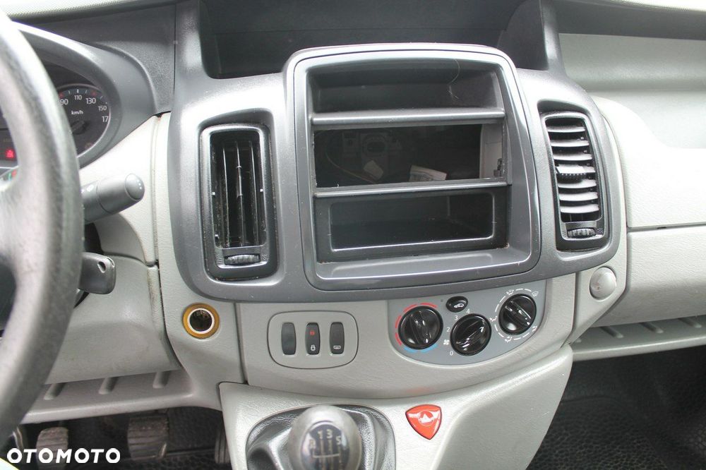 Renault Trafic - 12