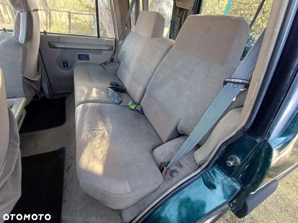 Land Rover Discovery - 17
