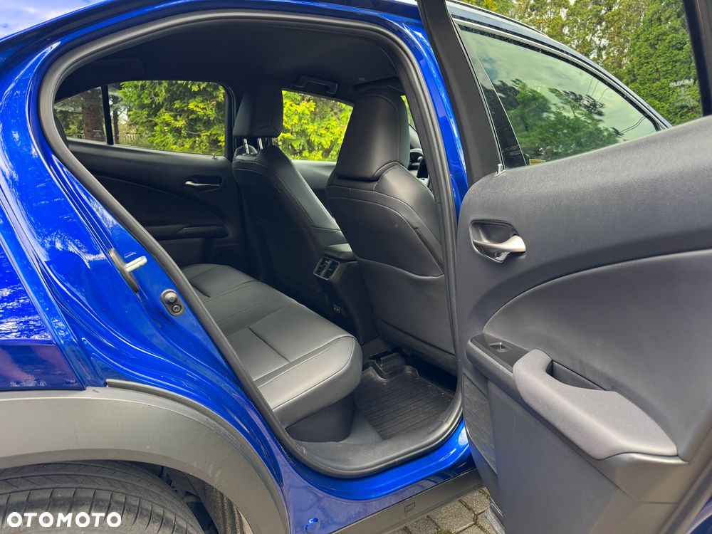 Lexus UX - 24