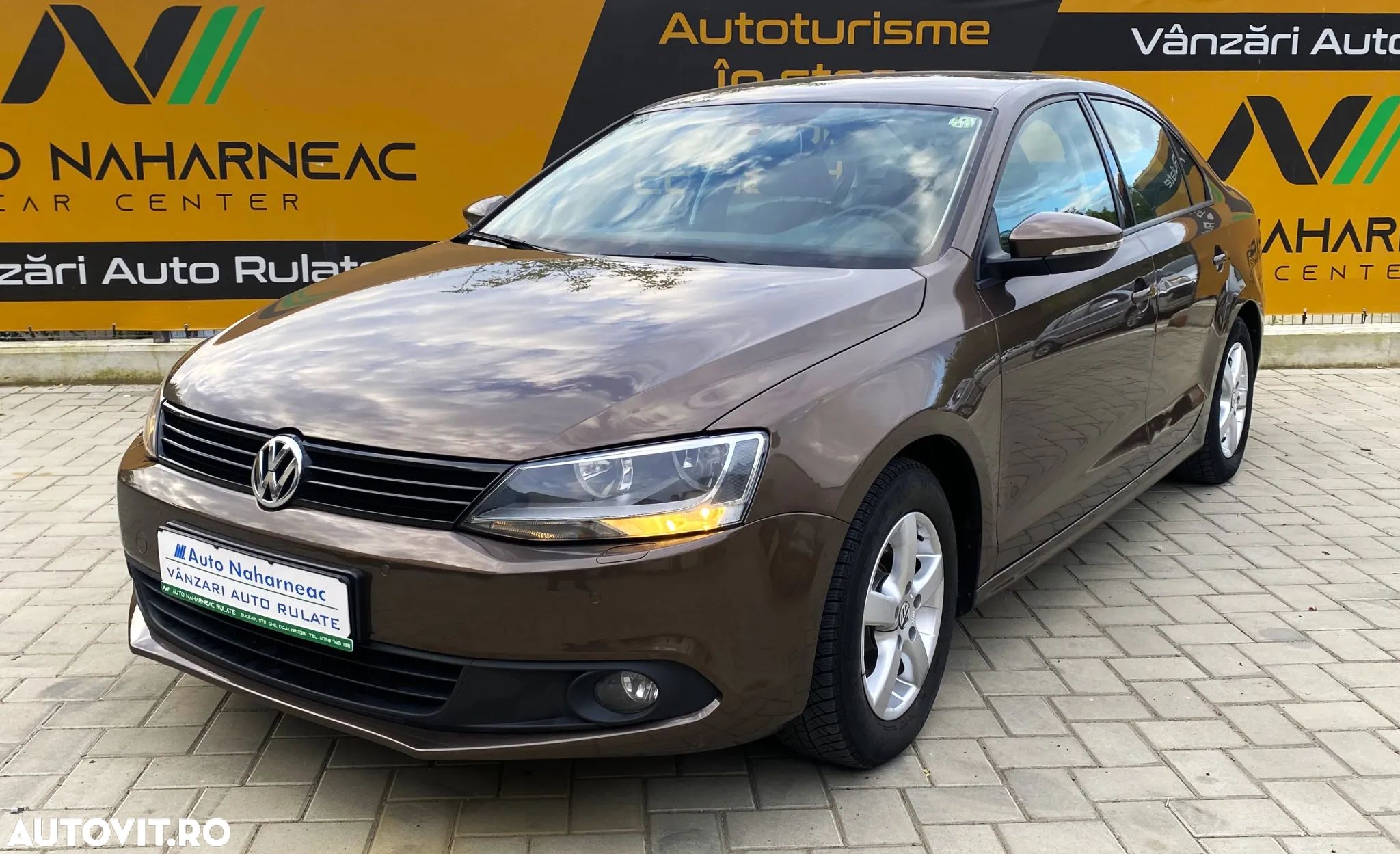 Volkswagen Jetta - 1