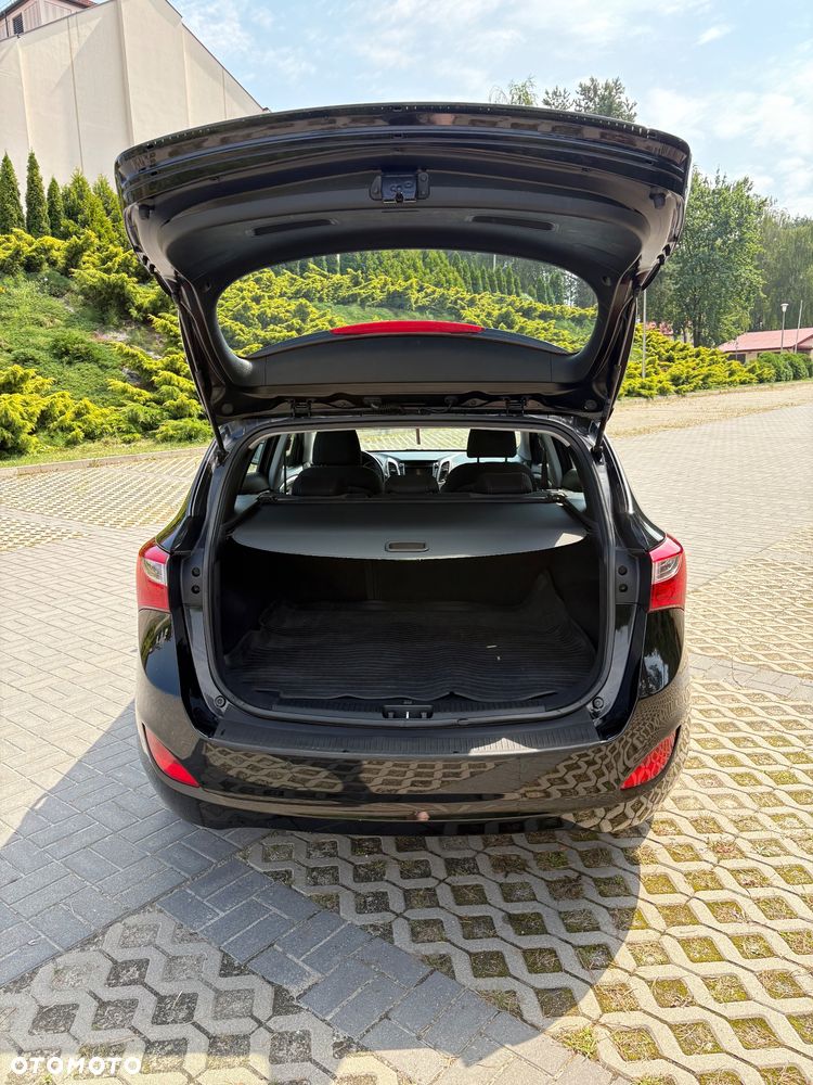 Hyundai i30 blue Kombi 1.6 GDi Style - 12