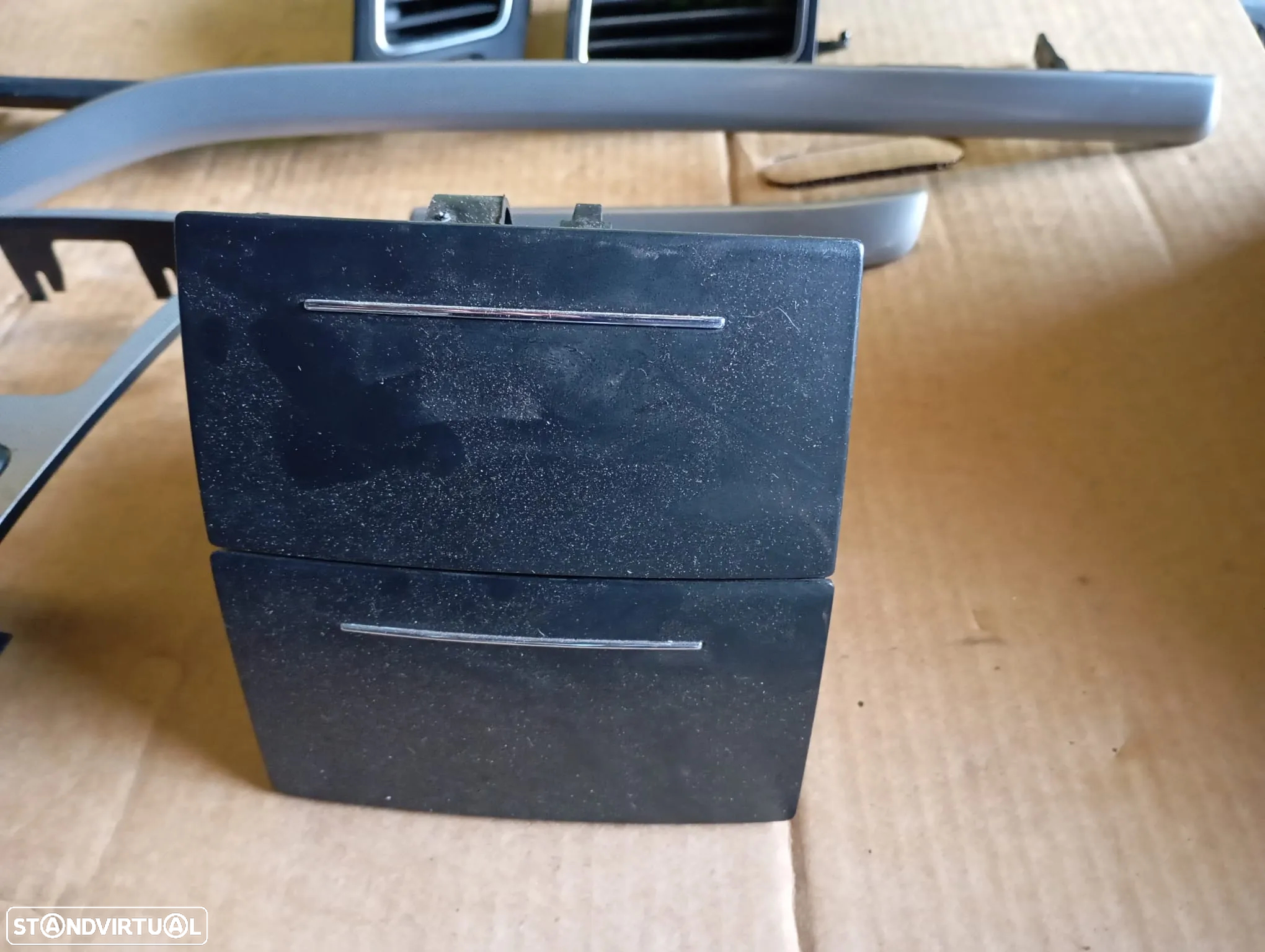VW SHARAN 7N GRELHAS E FRISOS TABLIER - 5