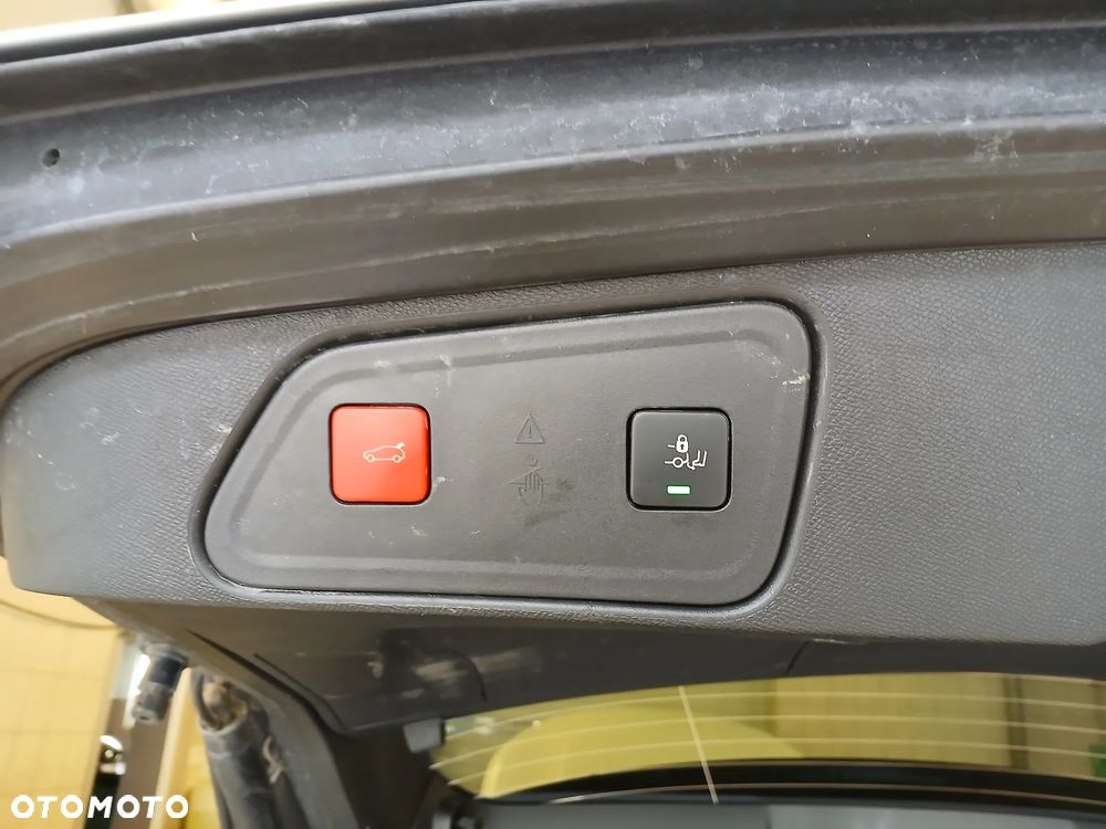 Peugeot 3008 1.5 BlueHDi Allure Pack S&S EAT8 - 21