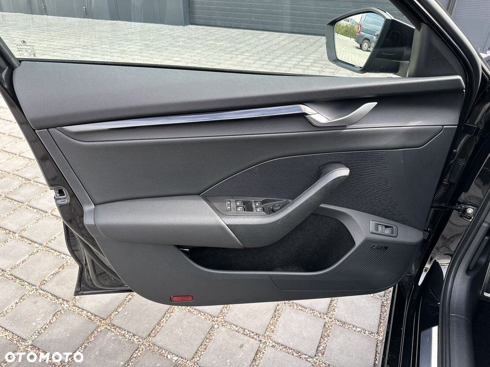 Skoda Octavia 2.0 TSI RS DSG - 11