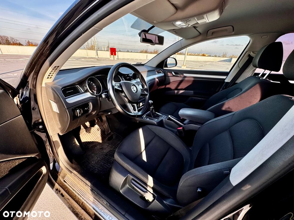 Skoda Superb 2.0 TDI Ambition - 13