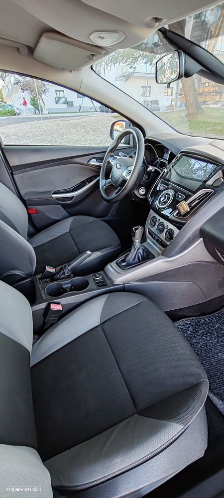 Ford Focus 1.0 EcoBoost 99g S&S Titanium - 27