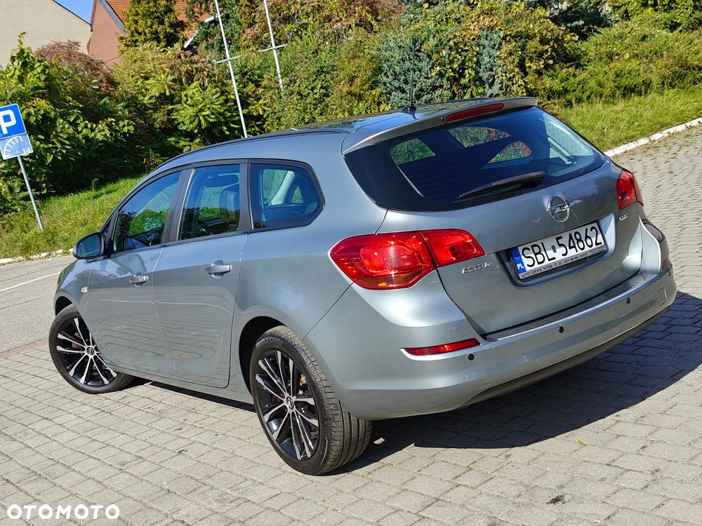 Opel Astra IV 1.7 CDTI Cosmo - 4
