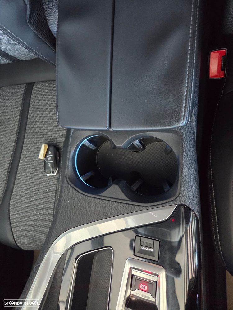 Peugeot 5008 PureTech 130 EAT8 Stop & Start Allure Pack - 19