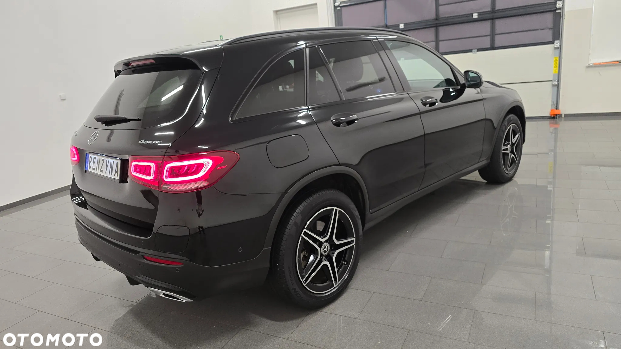 Mercedes-Benz GLC 300 e 4Matic 9G-TRONIC Edition AMG Line - 3