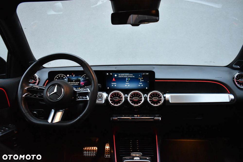 Mercedes-Benz GLB - 15