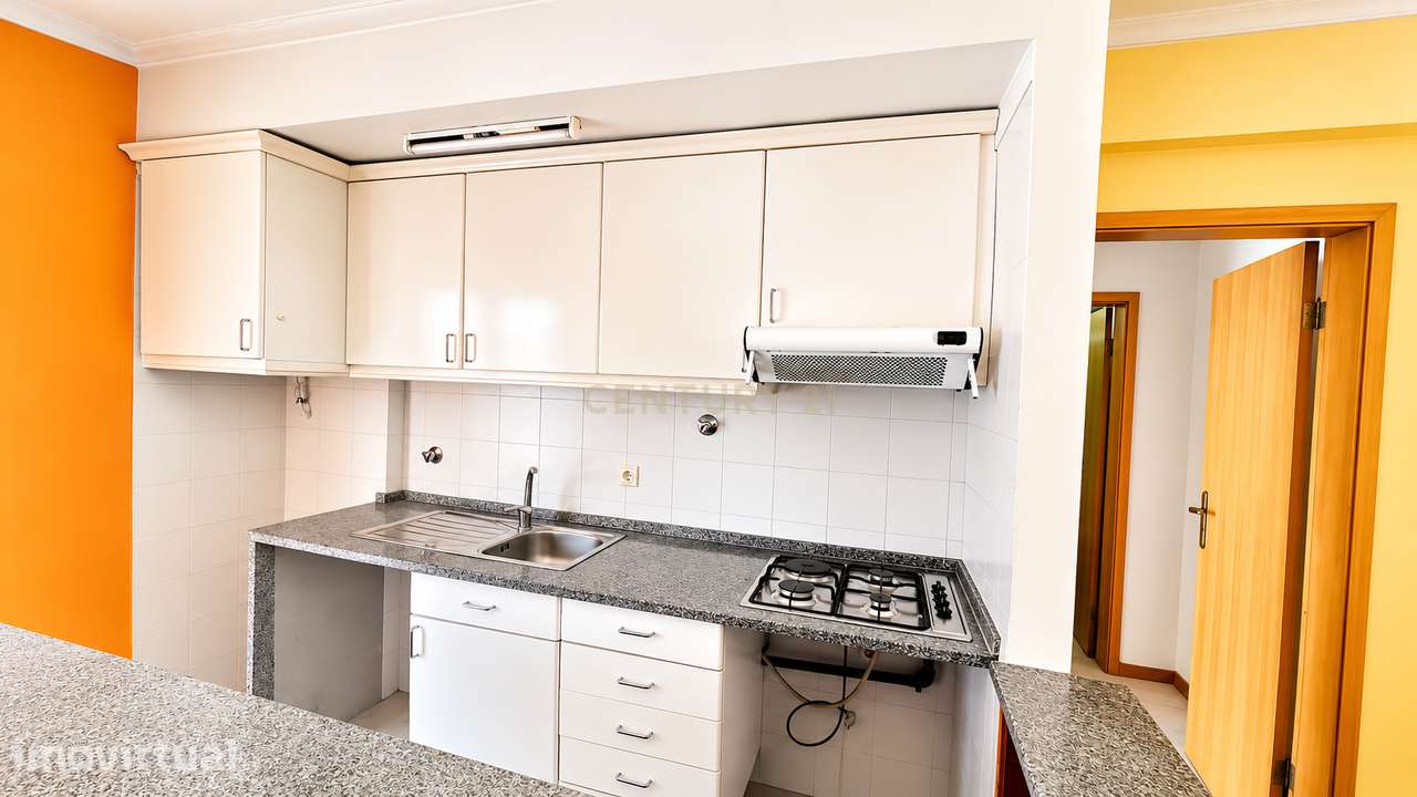 Apartamento T1 junto à Praia|Varanda|Arrecadação|Box - Grande imagem: 4/26
