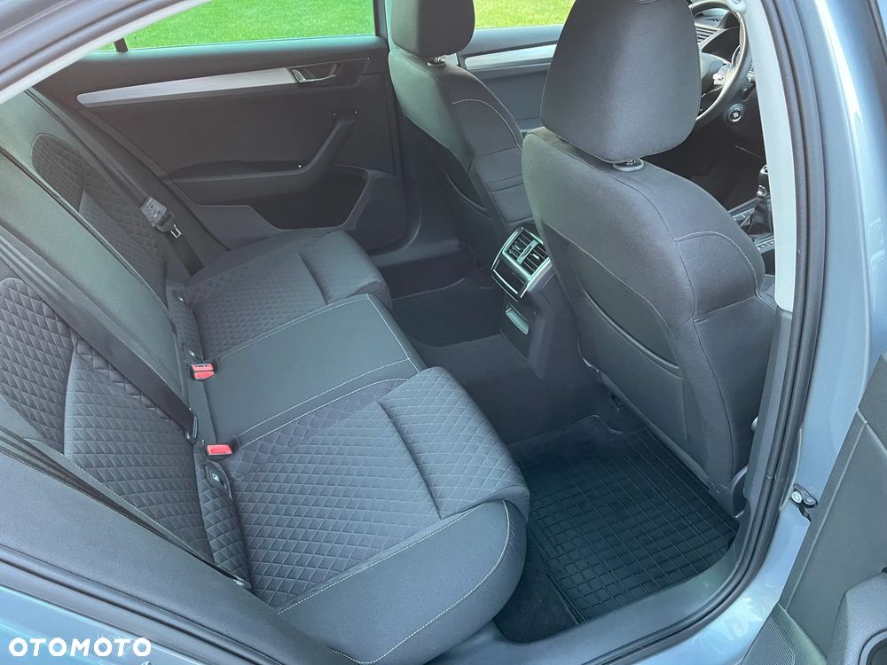Skoda Superb 2.0 TDI SCR Ambition - 10