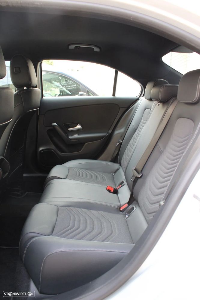 Mercedes-Benz A 180 Limousine d 8G-DCT AMG Line - 36