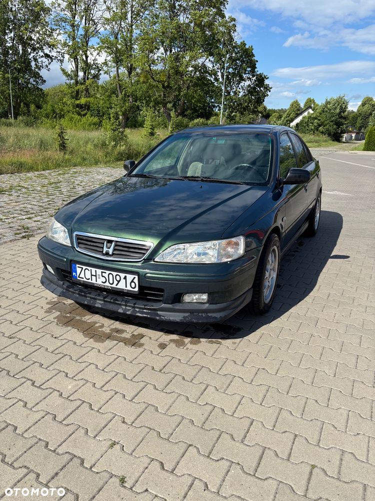 Honda Accord 1.8i LS - 1