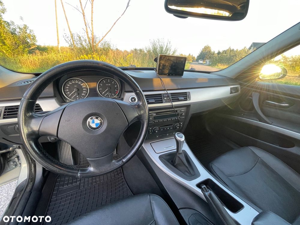 BMW Seria 3 325xi - 10